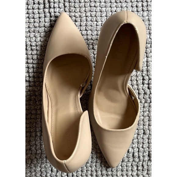 Forever 21 Size 9 Nude Cream Faux Leather Stiletto Heels. - Picture 5 of 9